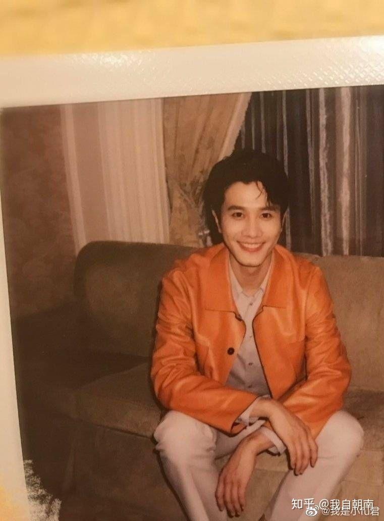 彭冠英图片有哪些