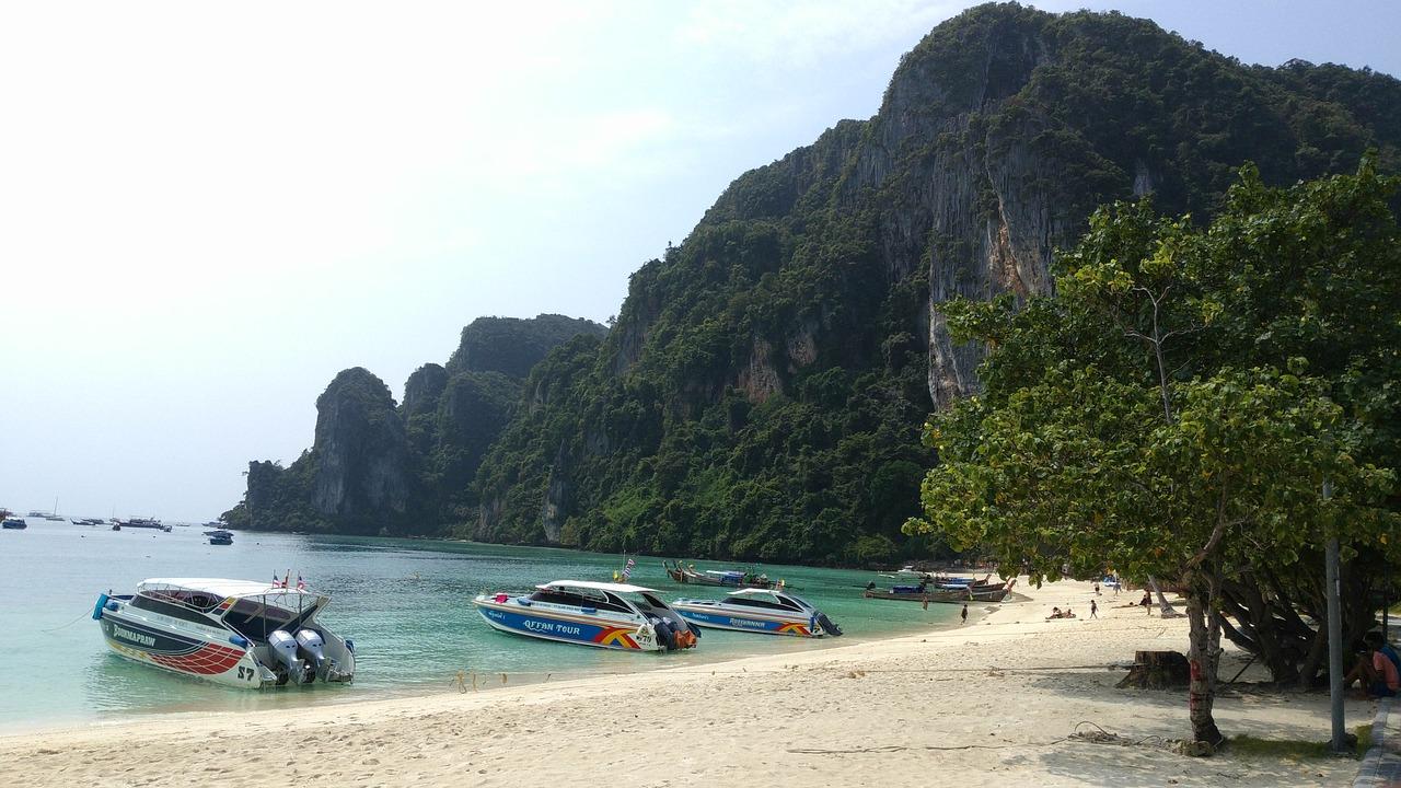 3. 赛洛城街道详情