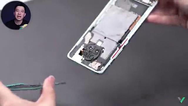 用楼斌给楼斌的视频配音【享拆 / Redmi K30 Ultra】