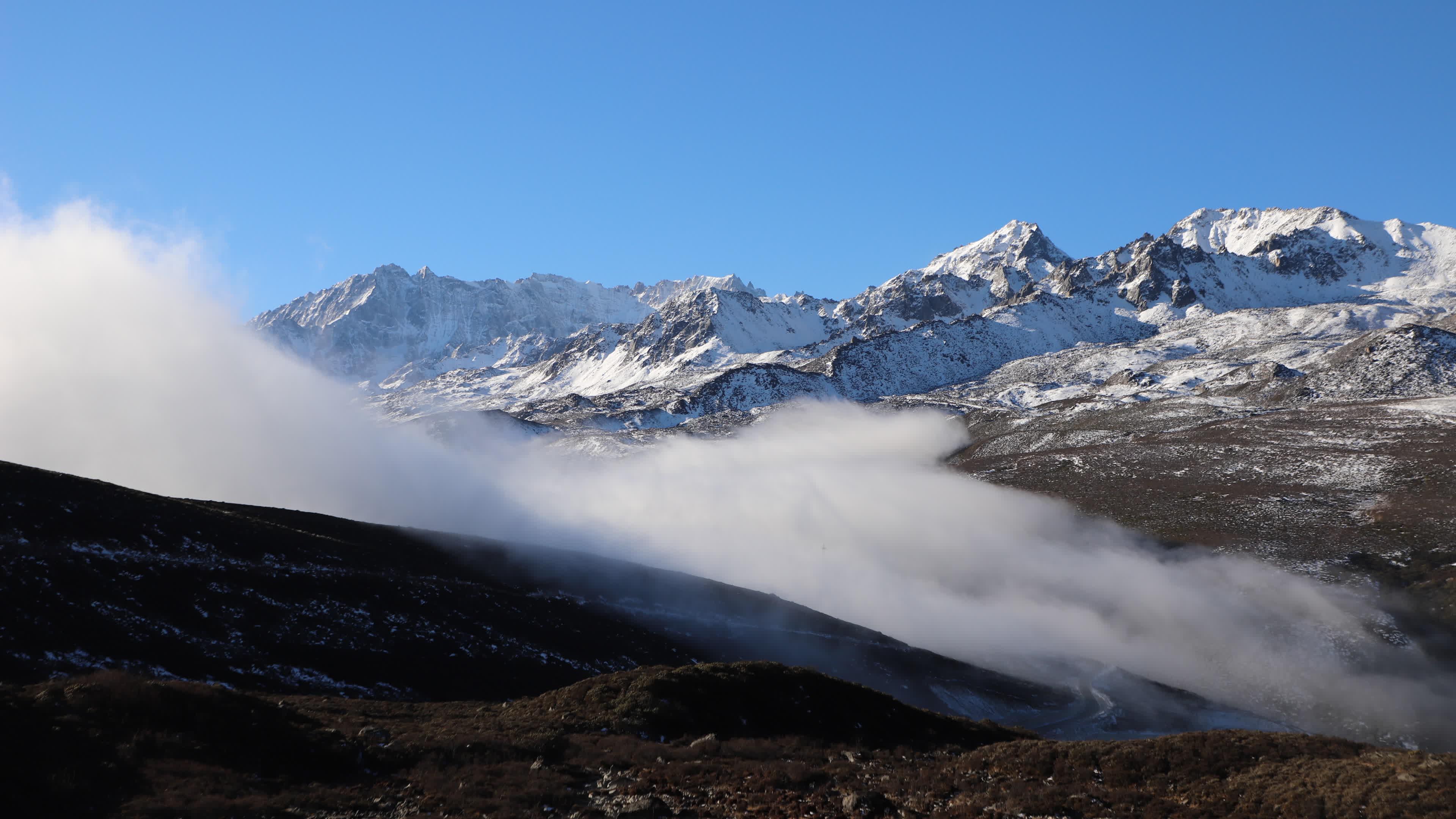 贡嘎雪山壮观吗