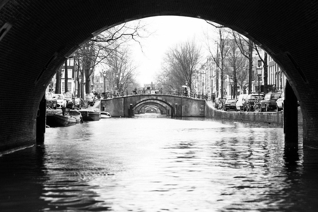 4. 精密焊接工艺