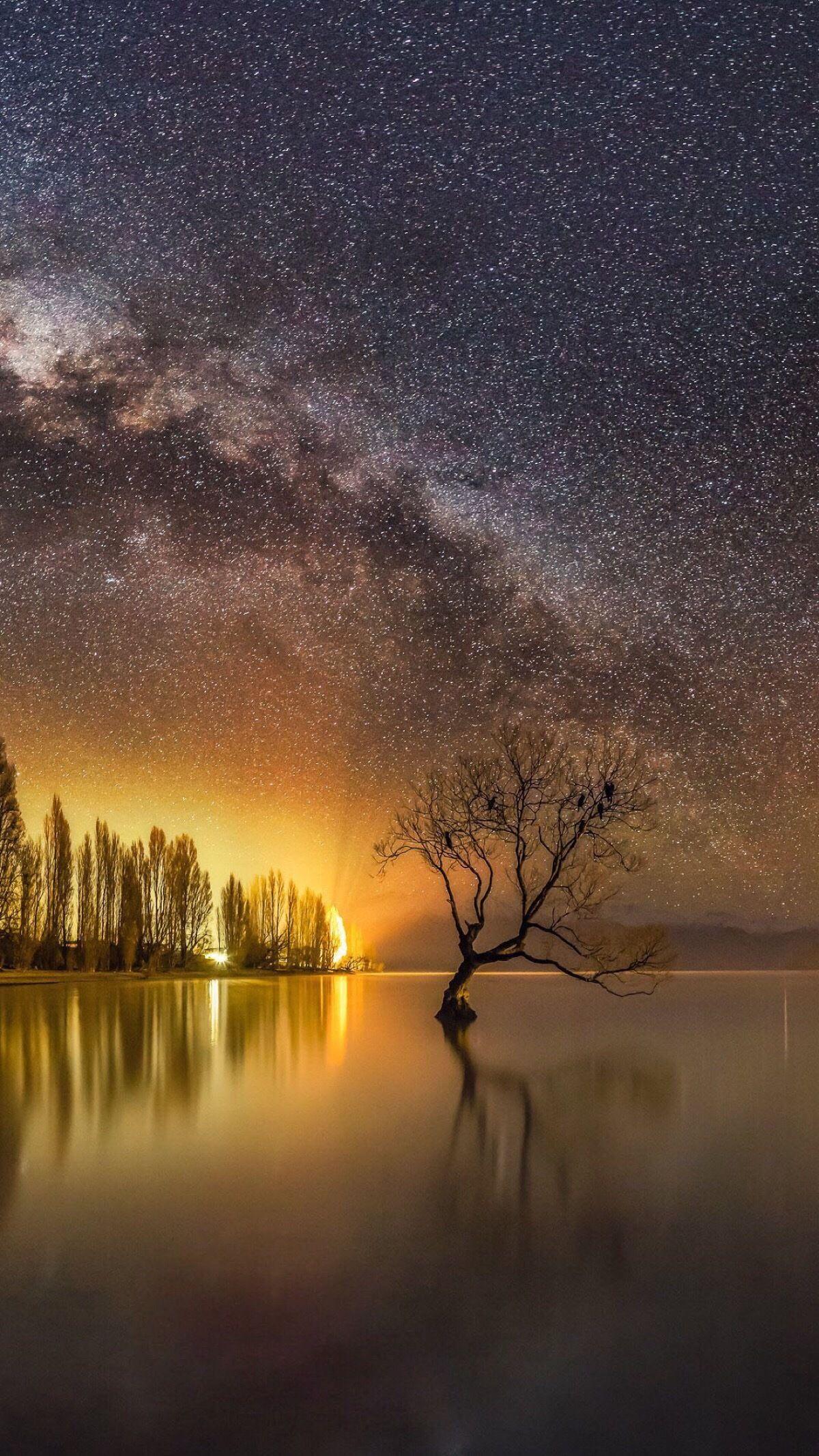 有没有那种暗色系的好看全面屏手机壁纸啊