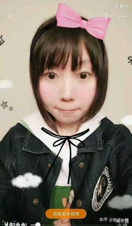 泠鸢有啥区别么说是二次元歌姬但又有人说什么直播露脸了还有真人照片