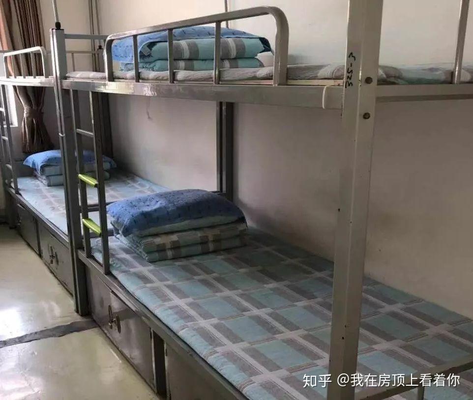 北京卫生职业学院的宿舍条件如何?校区内有哪些生活设施?