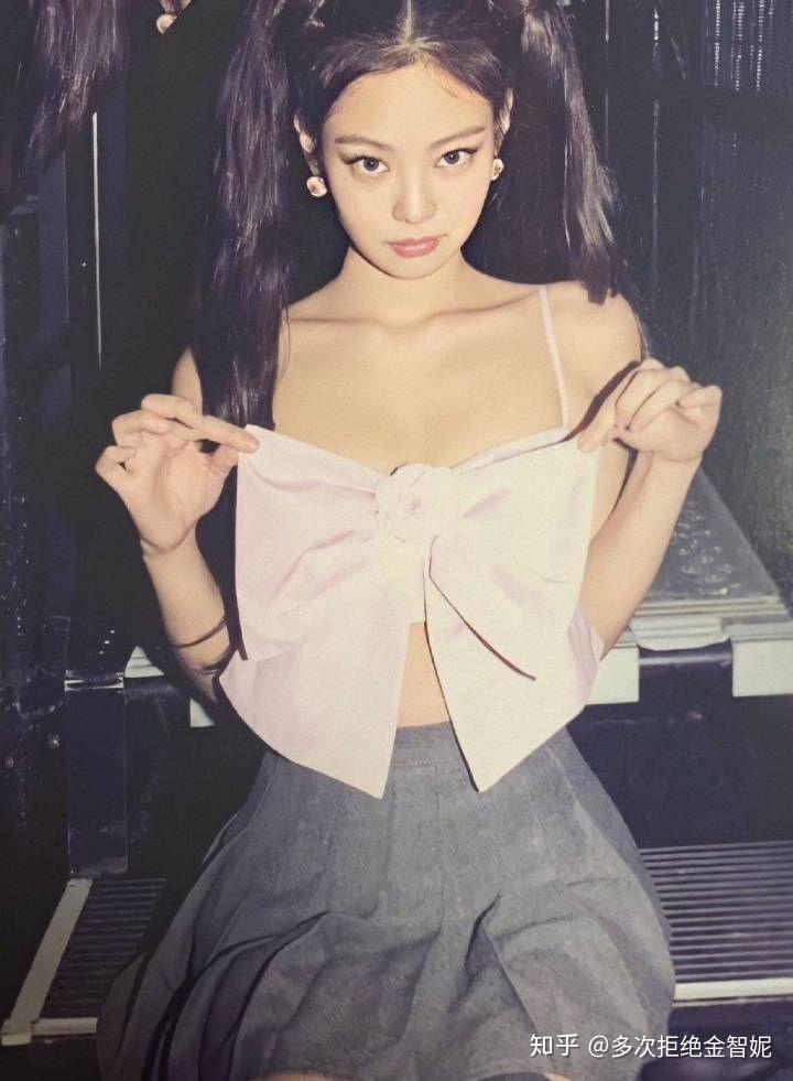 有没有jennie一身白色衣服的照片?