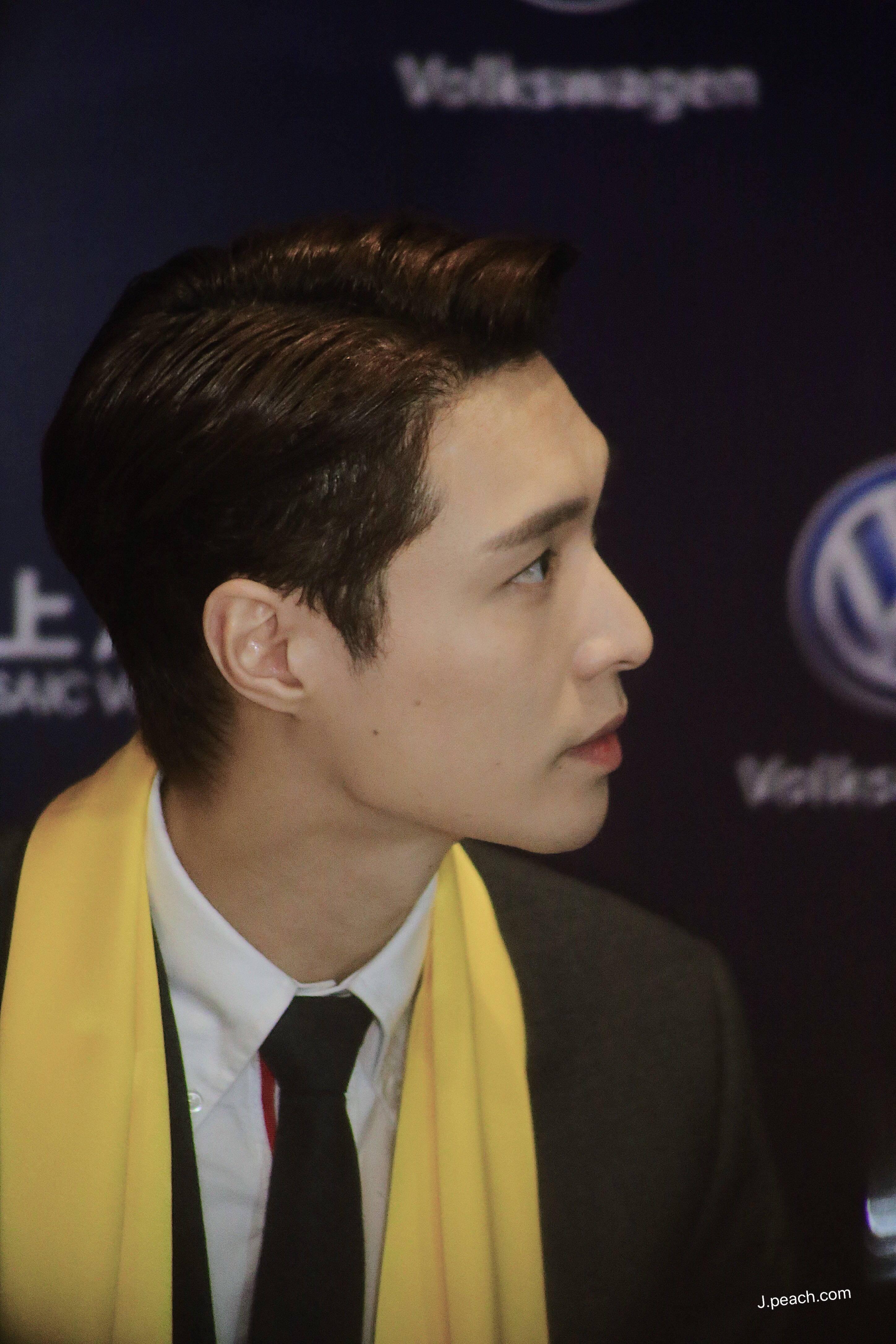 如何评价张艺兴的侧颜