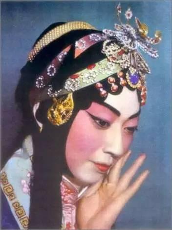 京劇人物 掛軸 梅蘭芳 手描き 作品 中国美術 v2-