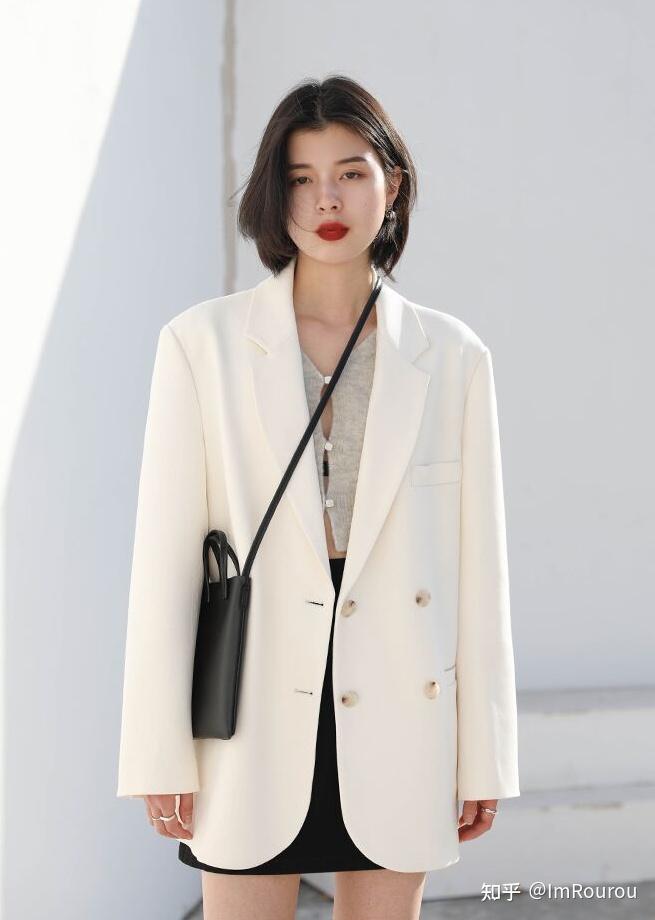 女西装裤配什么鞋子好看_女西装