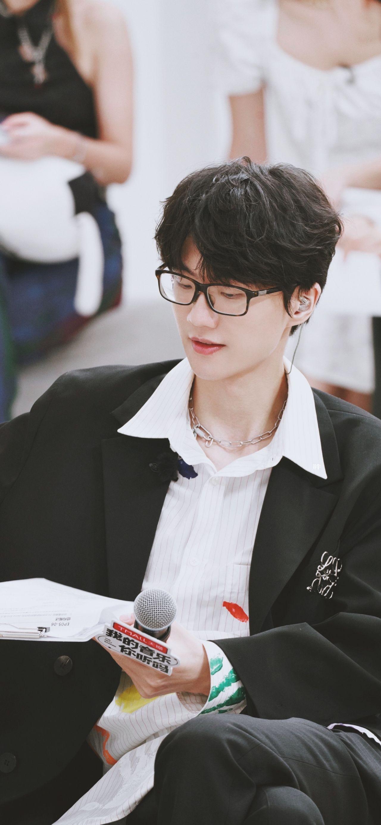 相册里有没有关于的许嵩照片? - 知乎