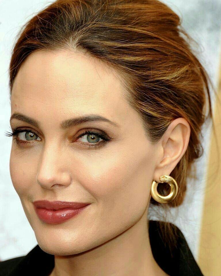 安吉丽娜.朱莉有哪些漂亮的写真美照?