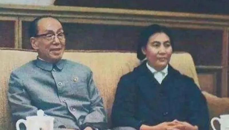 75年康生临终前,坐救护车求见周总理,揭发江青:她历史上有问题 - 知乎