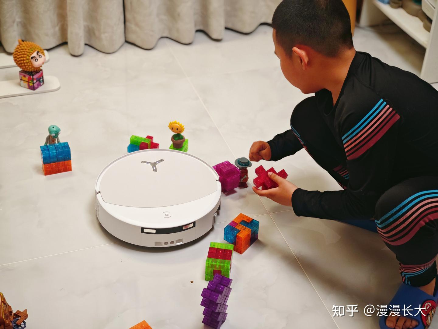 养宠养娃人清洁踩坑实录:超长续航才能解放双手,科沃斯T90Pro扫地机器人如何治愈我的"精力透支症"?