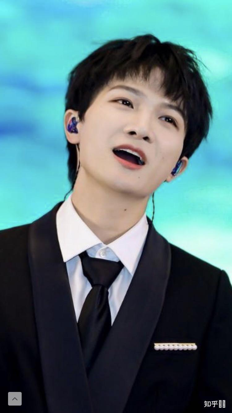 如何评价周深在 2021 年"全球外交官中国文化之夜"演唱的《you raise