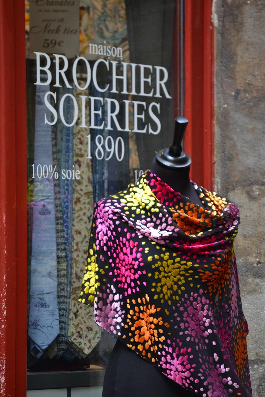 2. 保暖羊毛围巾