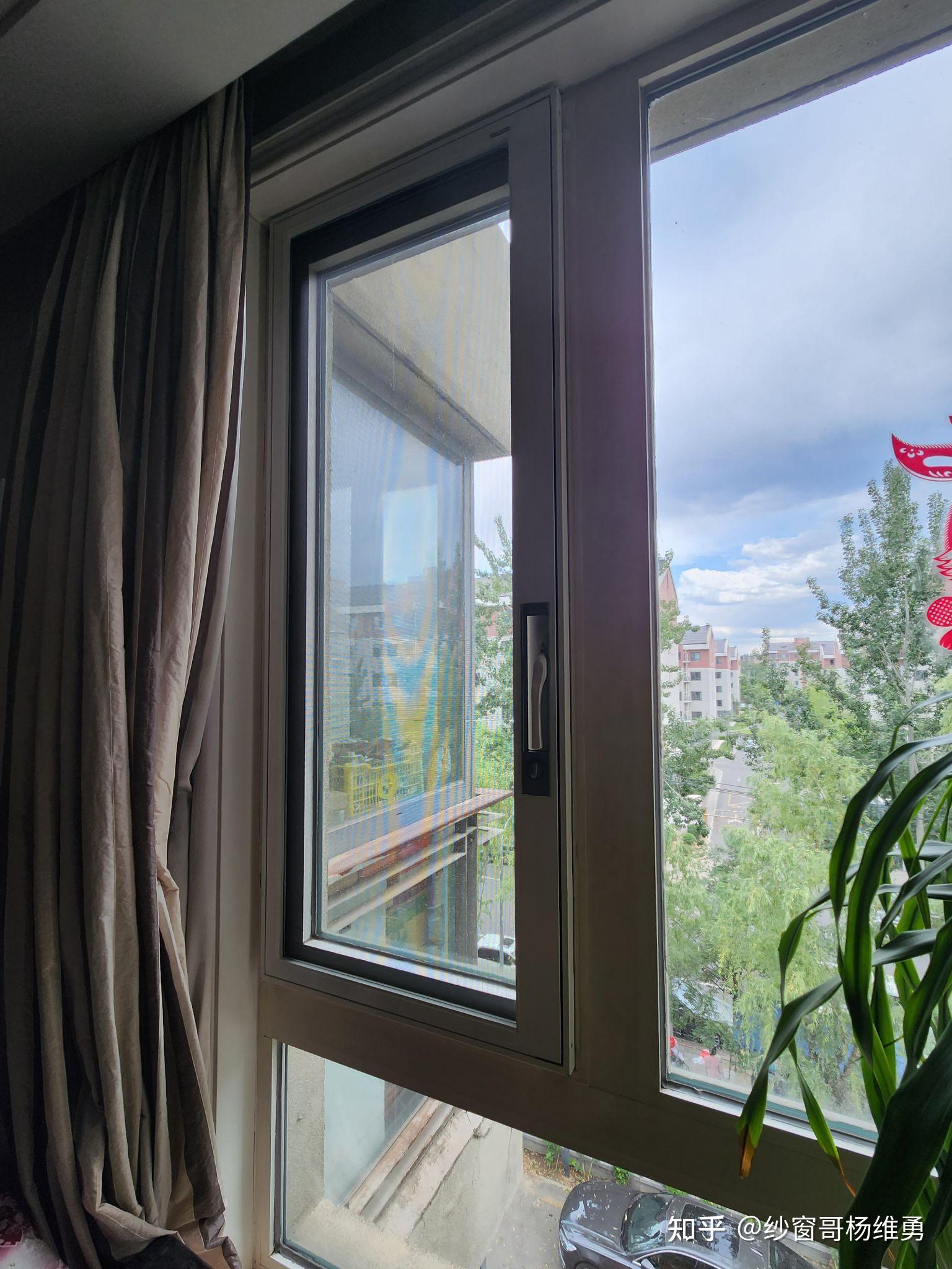 家中安装的平开窗需要如何装纱窗？ - 知乎