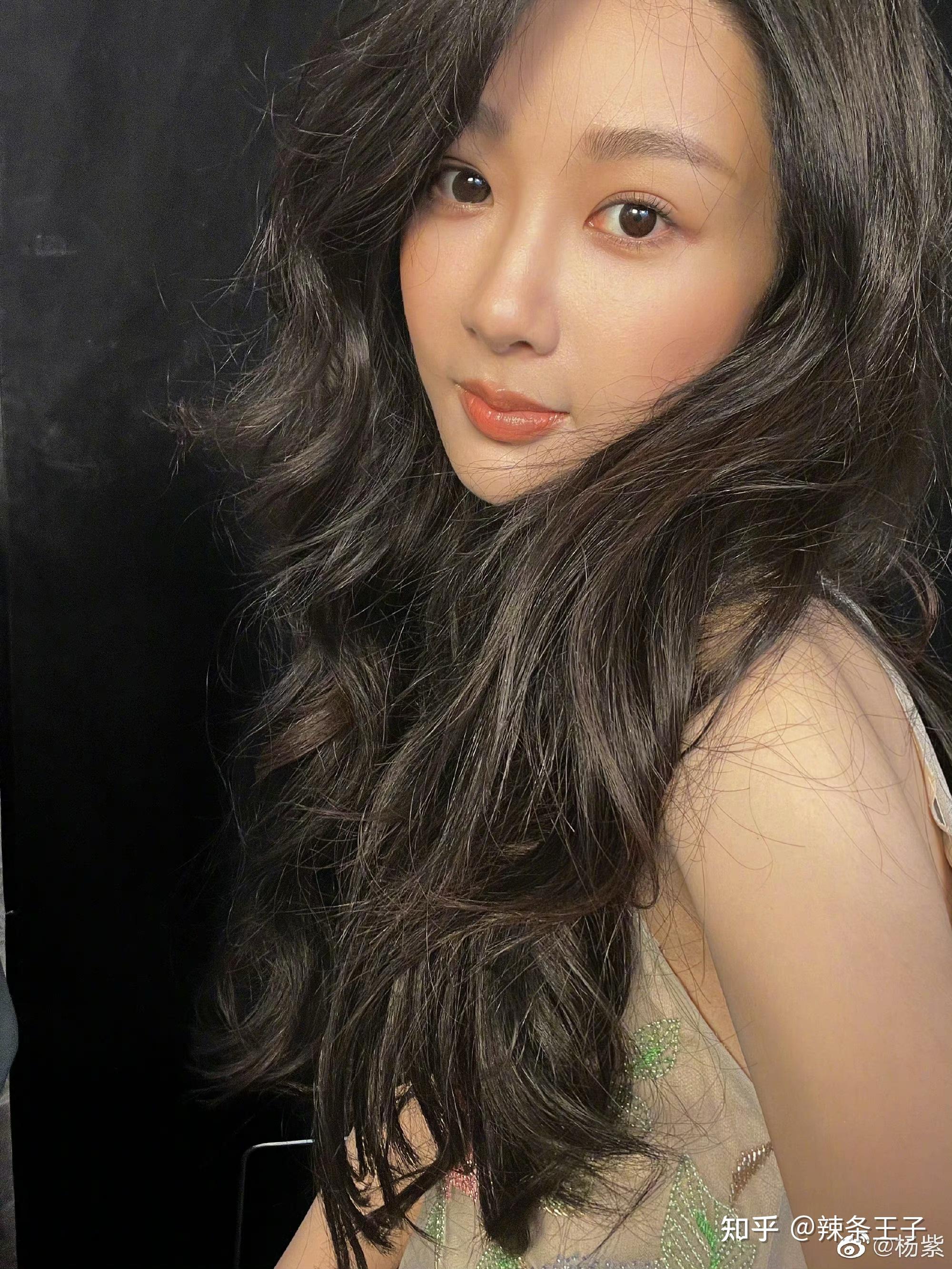 为什么感觉杨紫五官脸型没有缺点了,但仍然不是大美女呢?