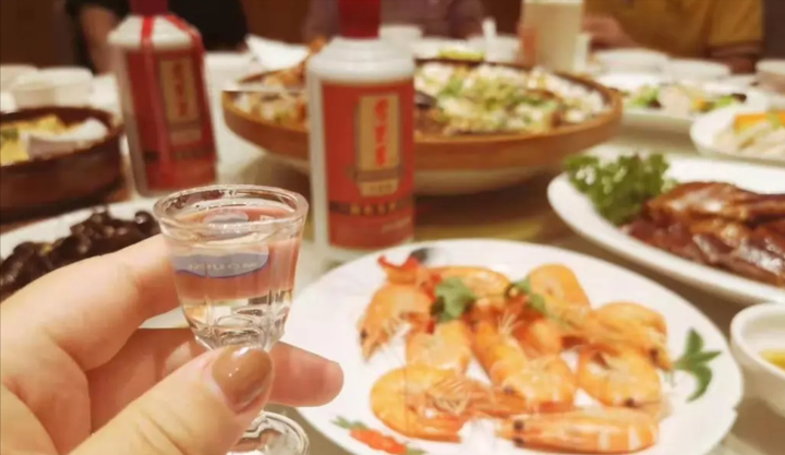 国庆送酒有讲究，切莫乱送惹人烦！时至今日，务必牢记“这3点” - 知乎