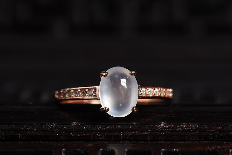 白色透明 水晶花台　ダイヤモンド 装飾品　玉器   碧玉　翡翠
