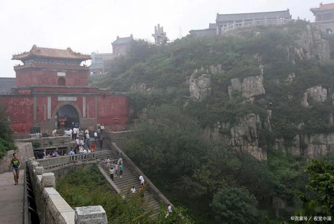中天门:泰山之巅,壮丽景致的交汇点 - 知乎