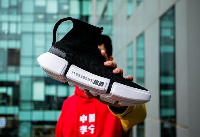 有哪些印有汉字的鞋子