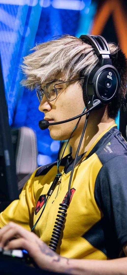 怎么理出csgo中总监twistzz的发型? - 知乎