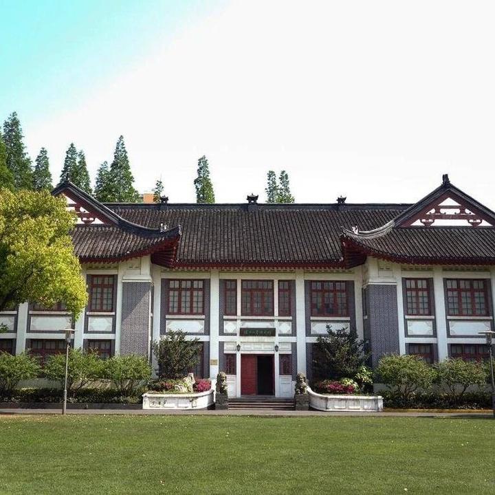 校友会2024上海市大学分档排名复旦大学上海交通大学上海建桥学院雄居