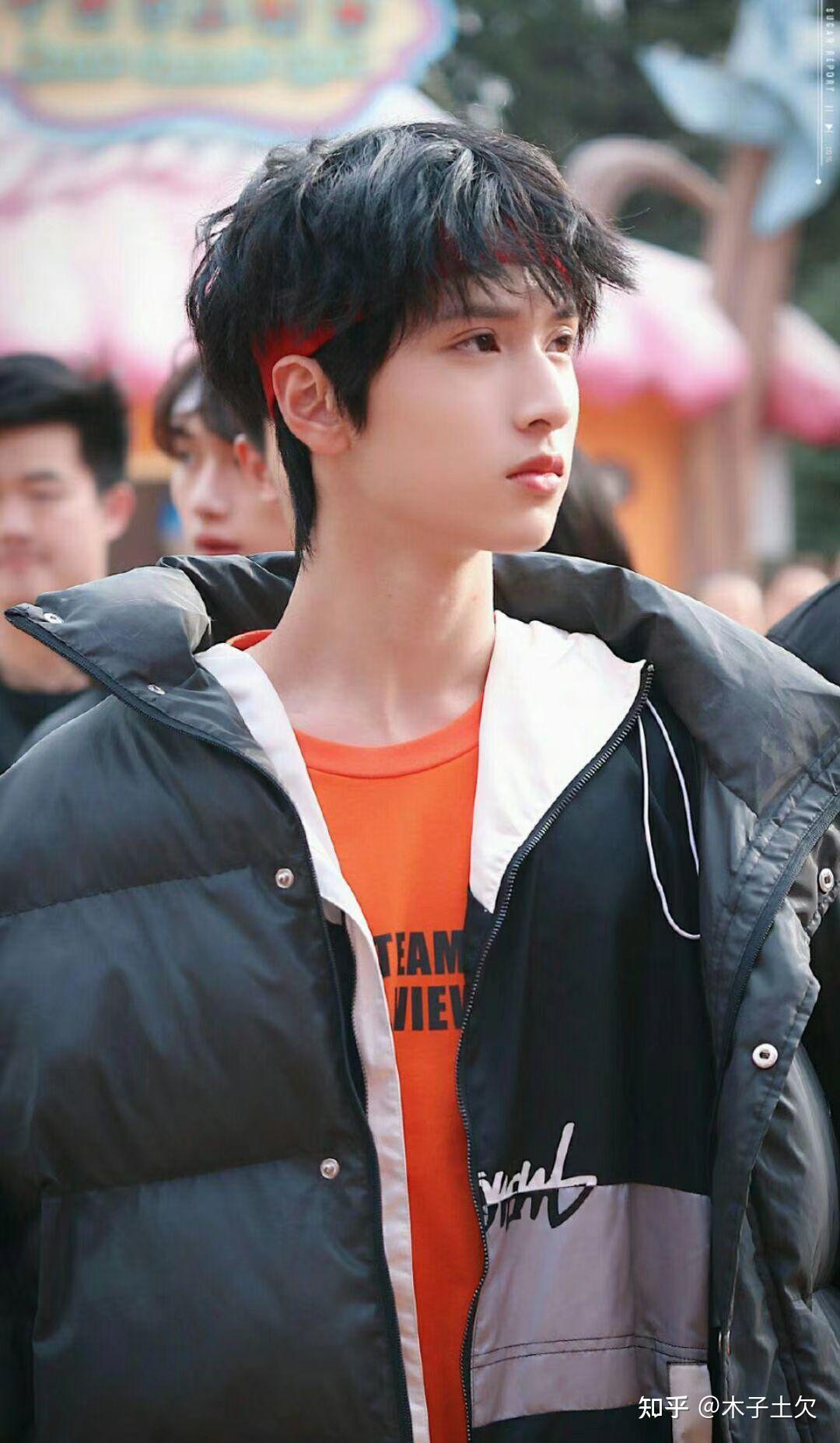 客观评价:整个时代峰峻颜值前三是谁? - 知乎