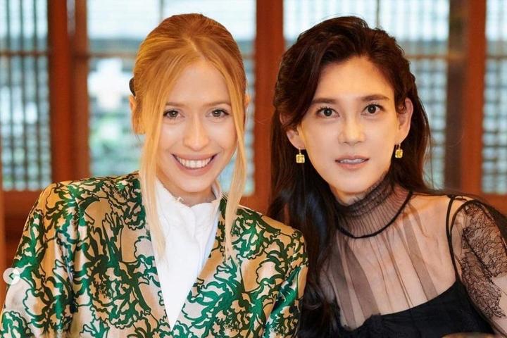 三星长公主李富真闪耀晚宴!薄纱黑裙超美,却不如韩国第一夫人嫩 - 知乎