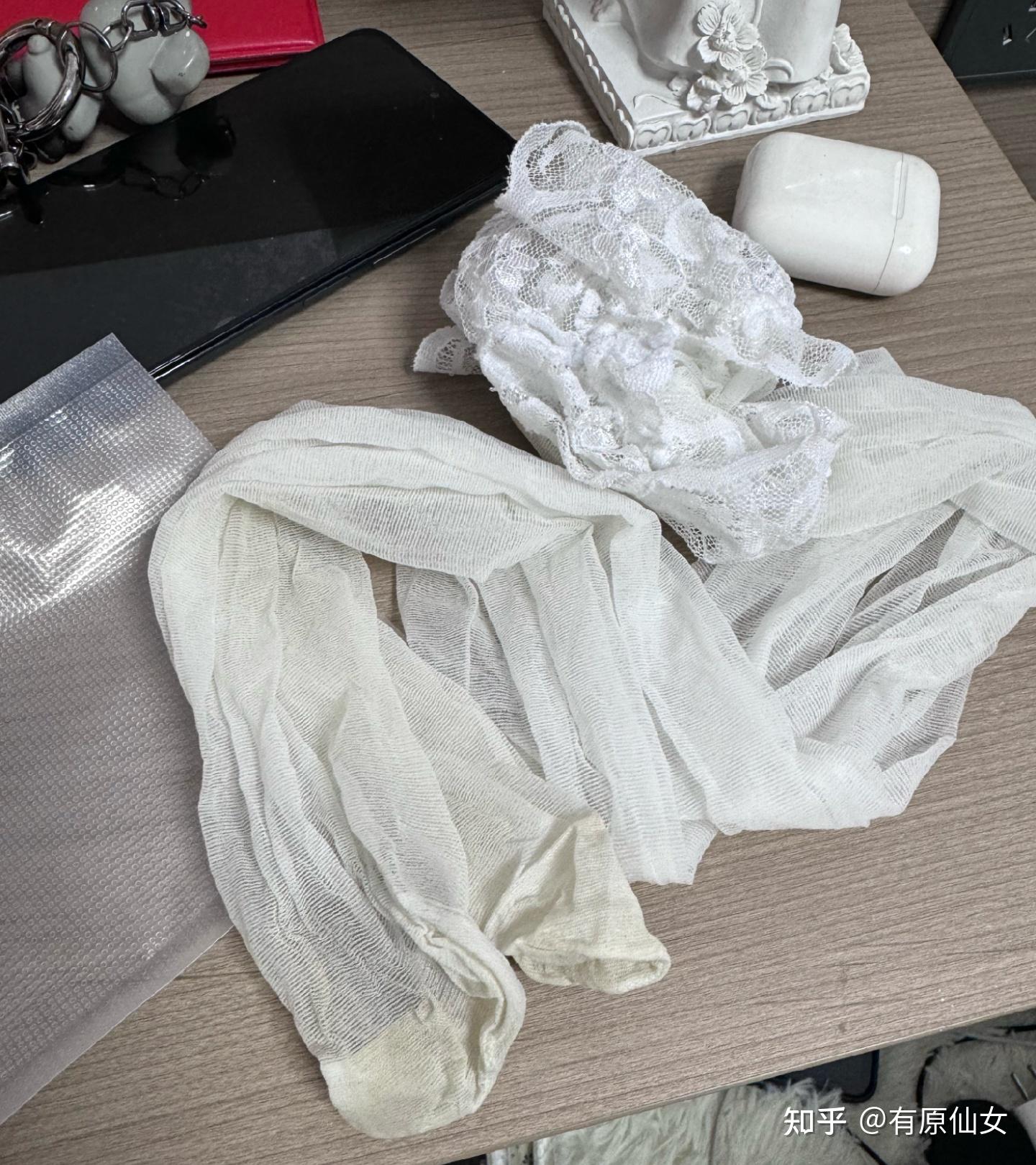 为什么女生的白袜子穿不脏