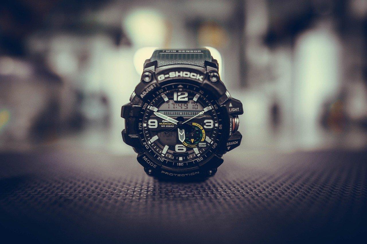 家用电子表怎么调时间