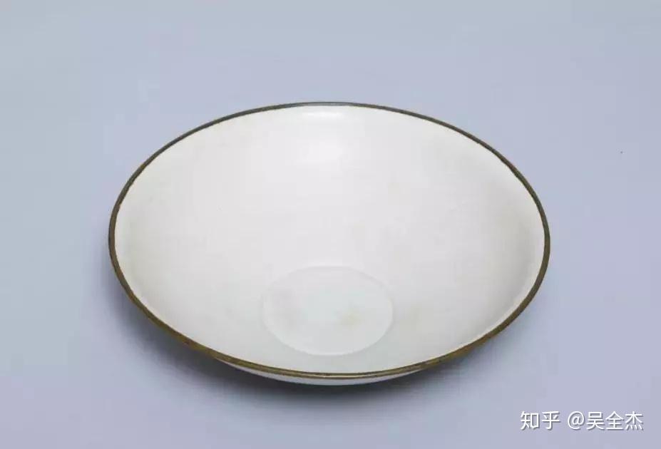 定窯白磁刻文平碗 北宋時代 定窯白磁刻文平碗 北宋時代 定窯白磁刻文平碗 北宋時代