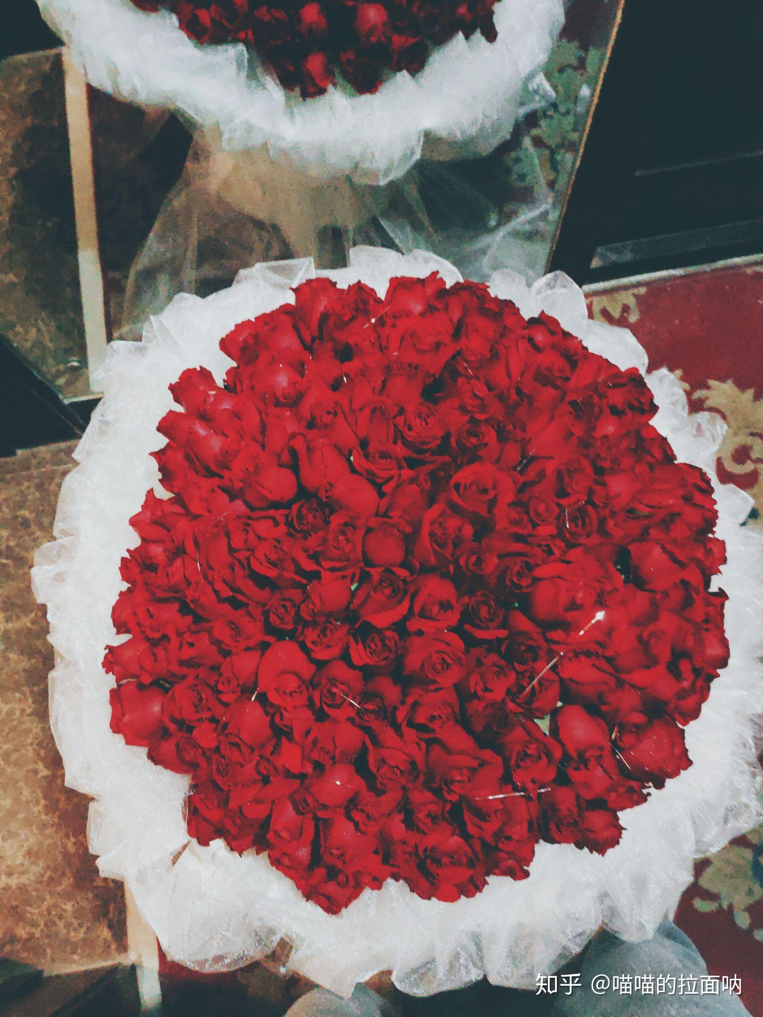 收到999朵玫瑰花是一种怎样的体验?