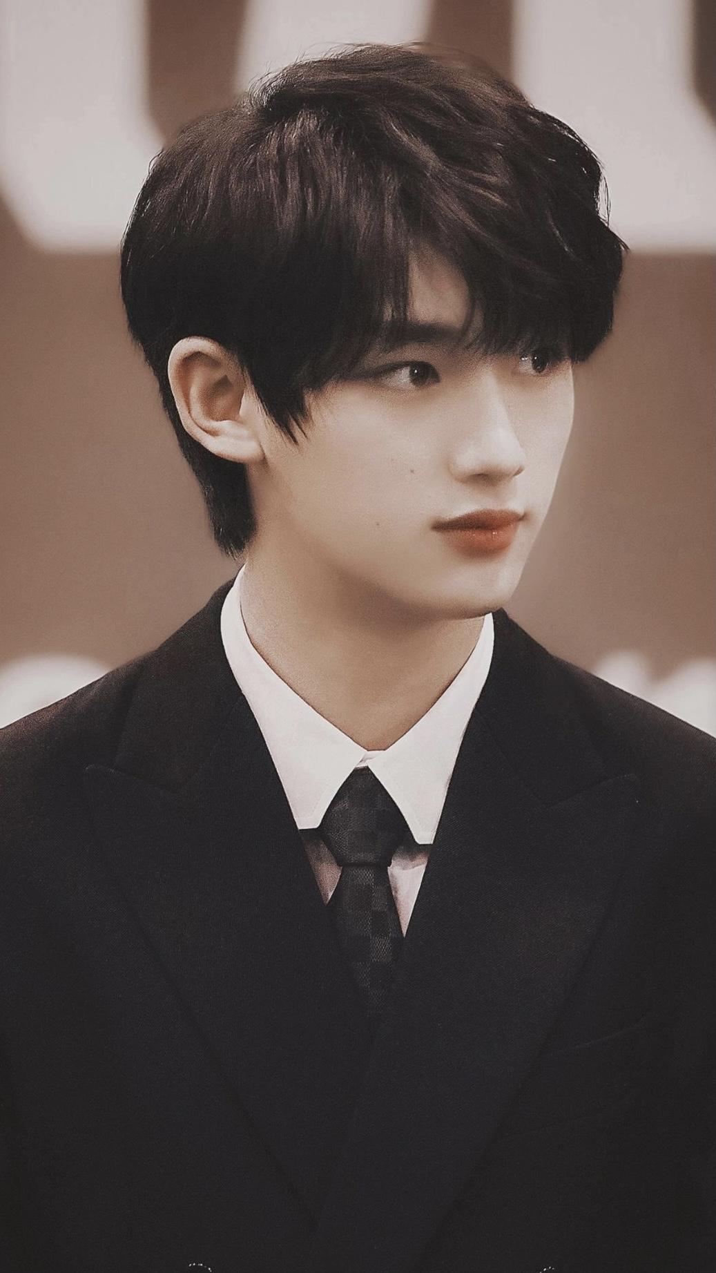 丁程鑫有哪些令人拍案叫绝的神图? - 知乎