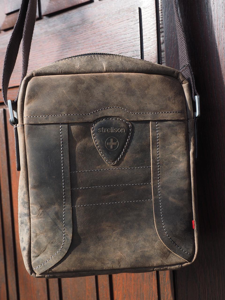 4. 固定皮套边缘