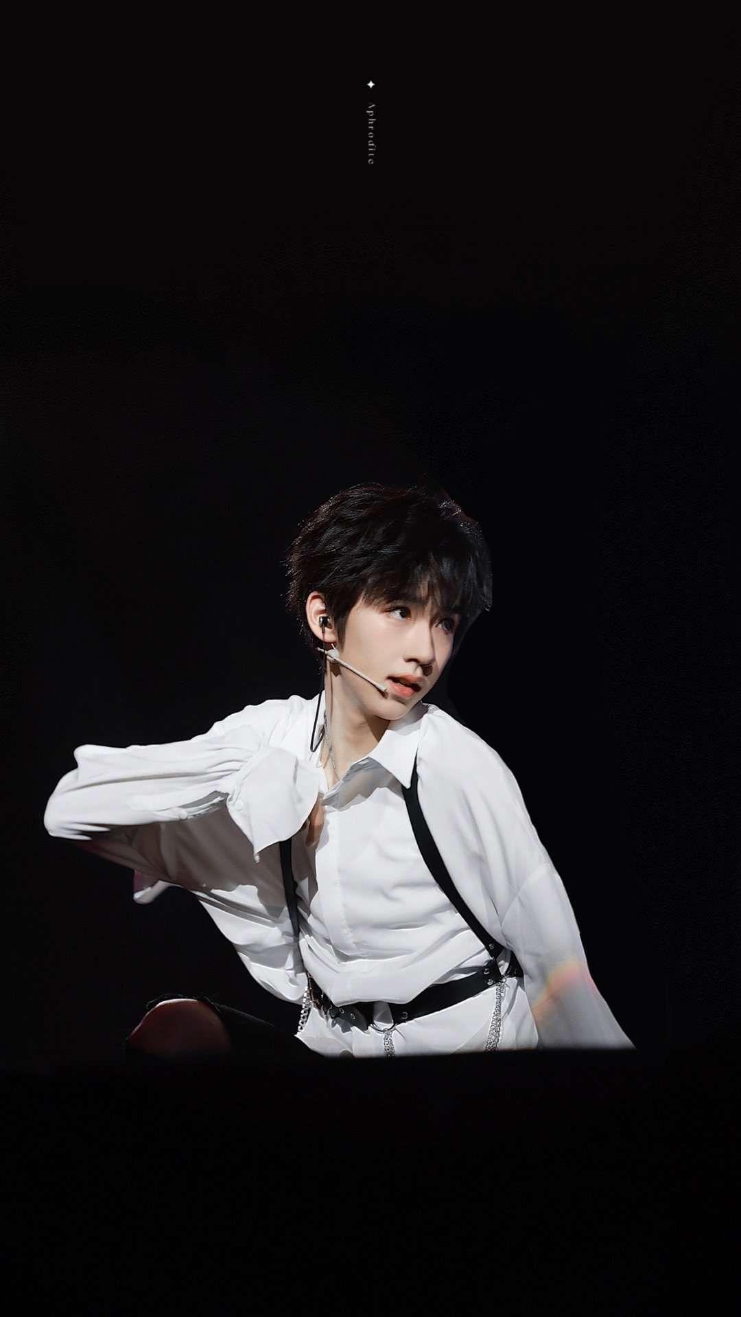 最近对tnt的贺峻霖比较感兴趣,有没有姐妹可以安利一下? - 知乎