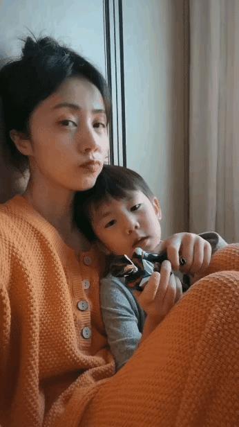 盘点一下生了三个及三个以上孩子的女明星!