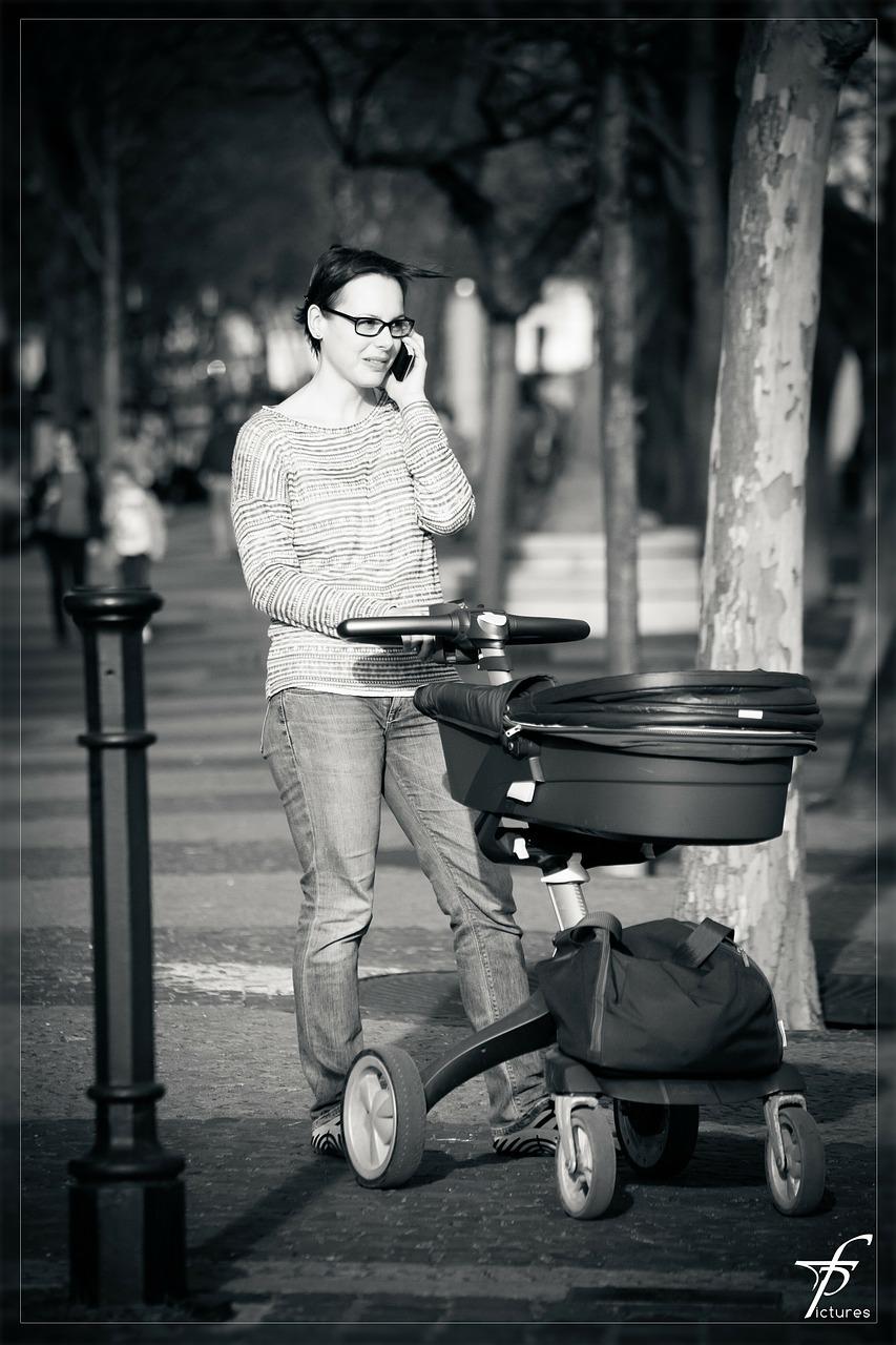 婴儿车怎么放倒