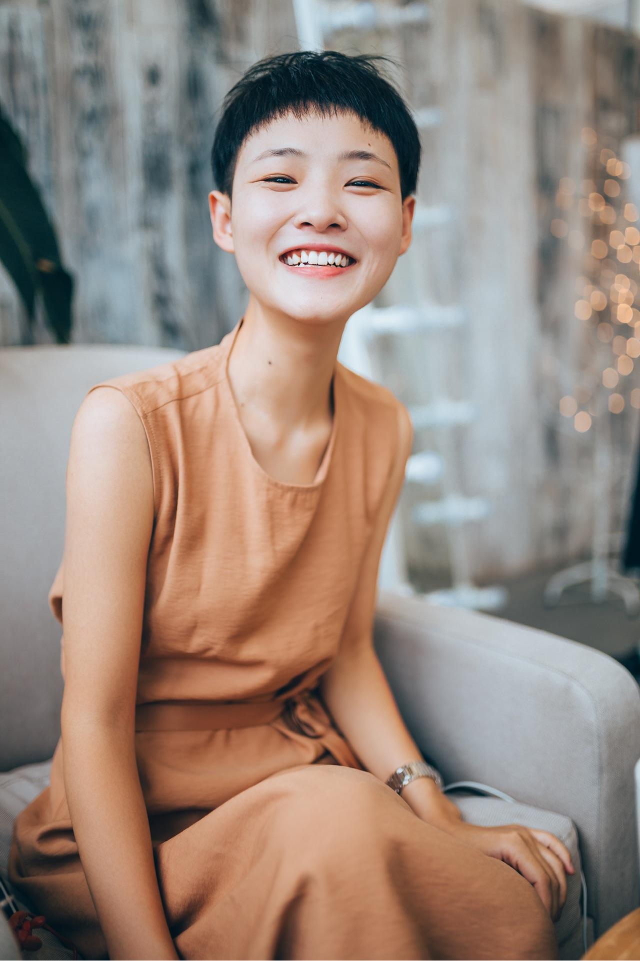 短发女生拍写真怎么摆姿势表情好看? - 知乎