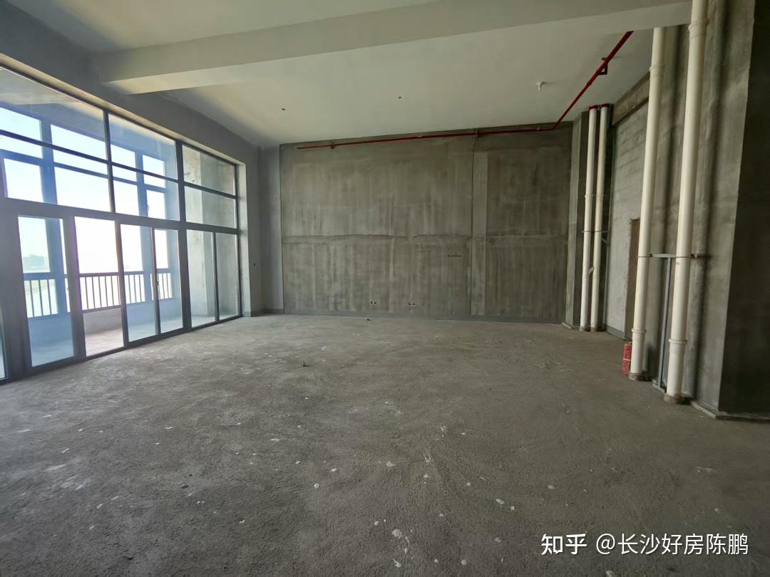 长沙市中心急卖：一线江景大平层，无敌景观340平340万 - 知乎