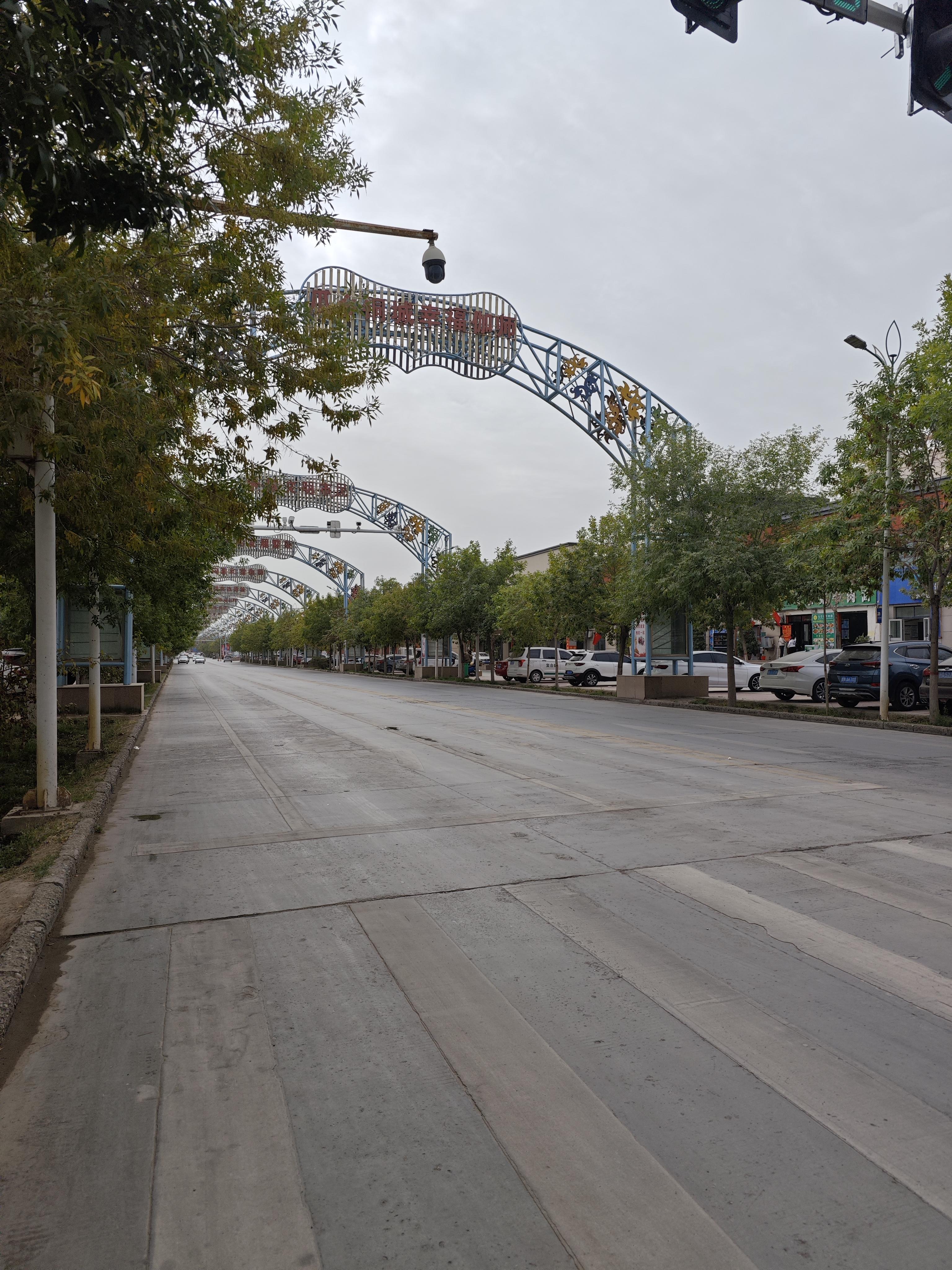 g219疏勒-阿合奇 龙行 1人赞同了该文章 即便是十一长假,疏勒县的博物