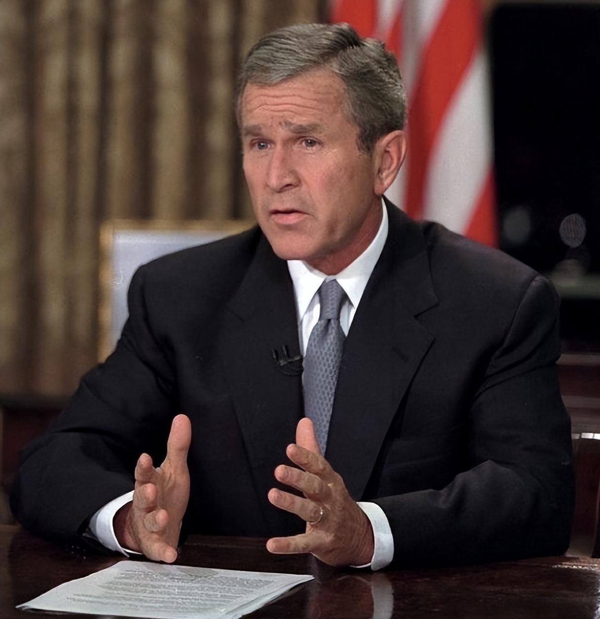 是否存在普遍对美国前总统小布什评价很低的现象?如果是,原因是什么?