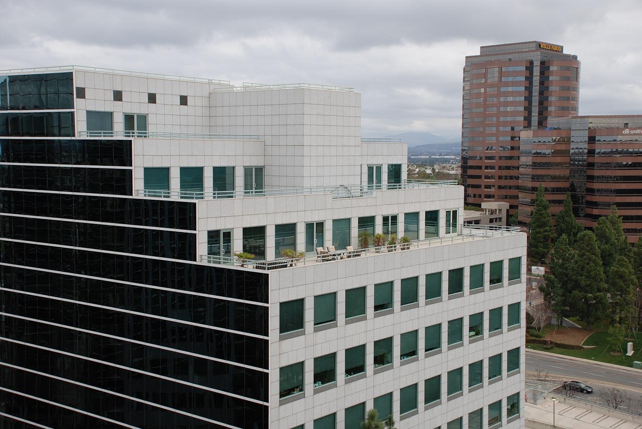 为什么中层比高层贵