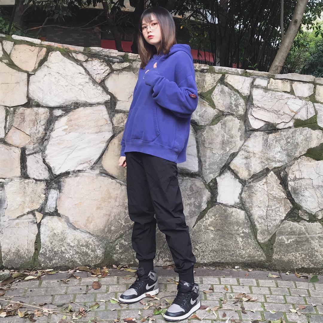 女生穿aj搭配什么裤子好看?