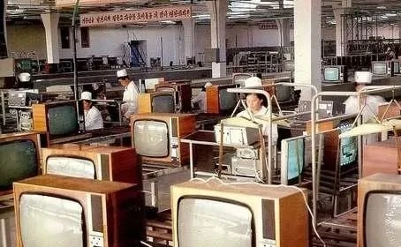 80 年代朝鲜生产的电视机