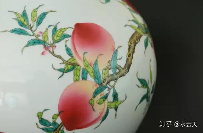 中国古美術　大清乾隆年製　桃　瓶 清乾隆粉彩九桃天球瓶，余芳大师作品！ - 知乎