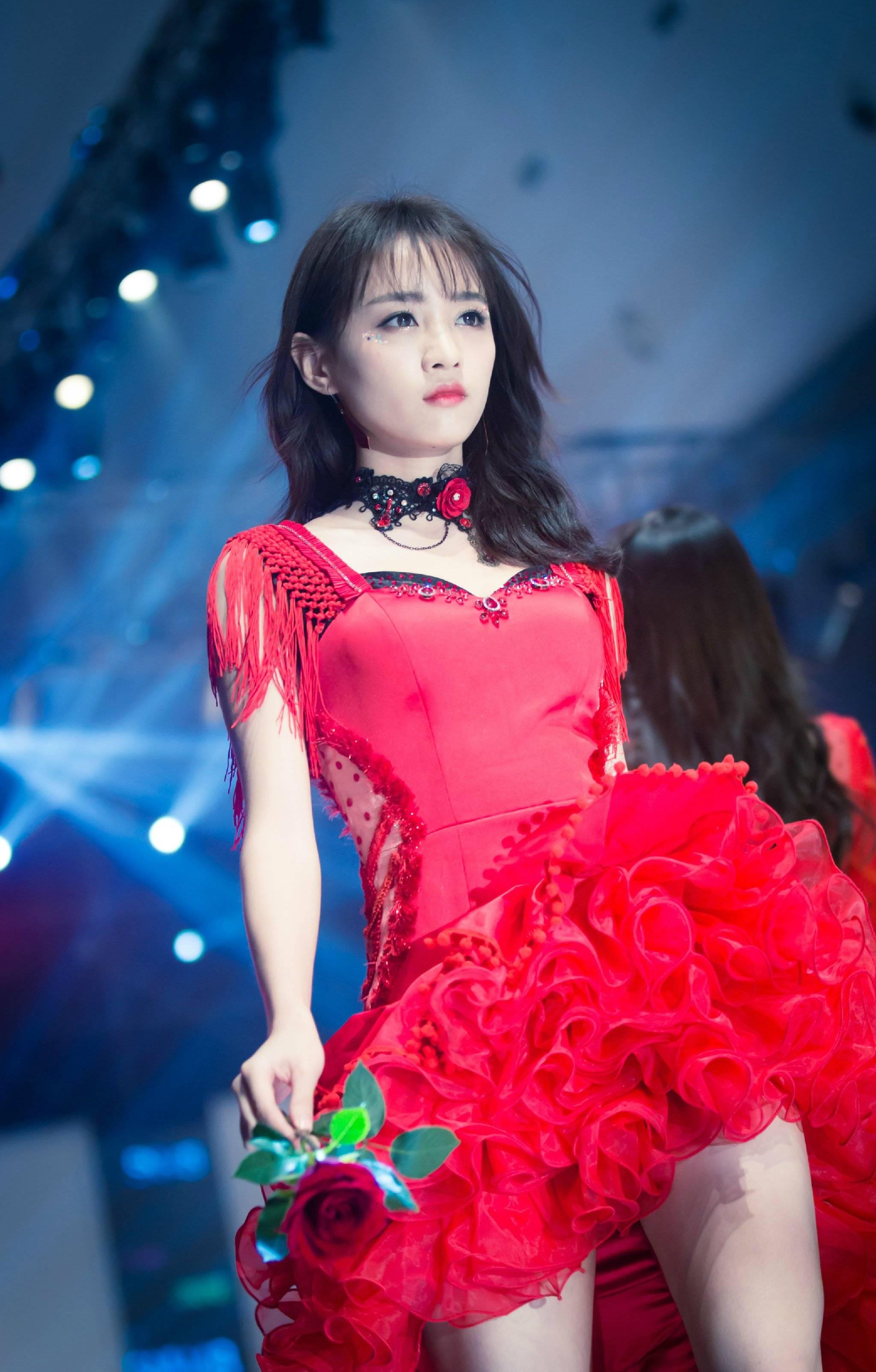 有没有黄婷婷非常适合安利的图片? - 知乎