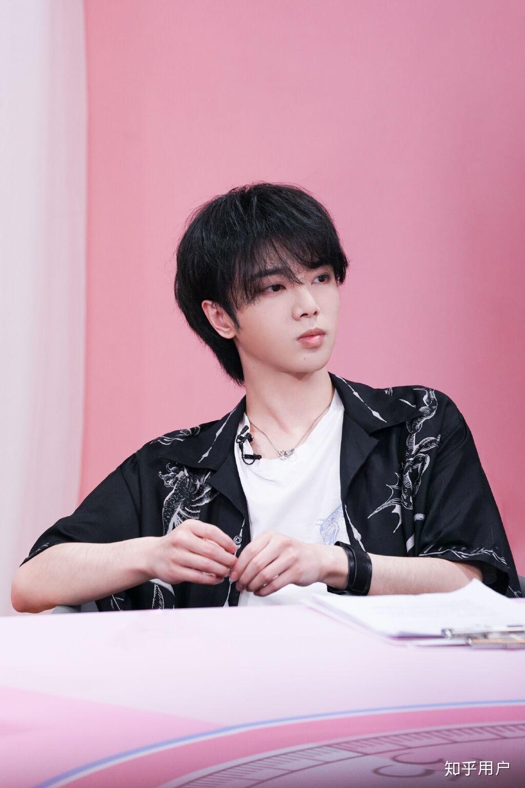 有没有歌手华晨宇的作文素材? - 知乎