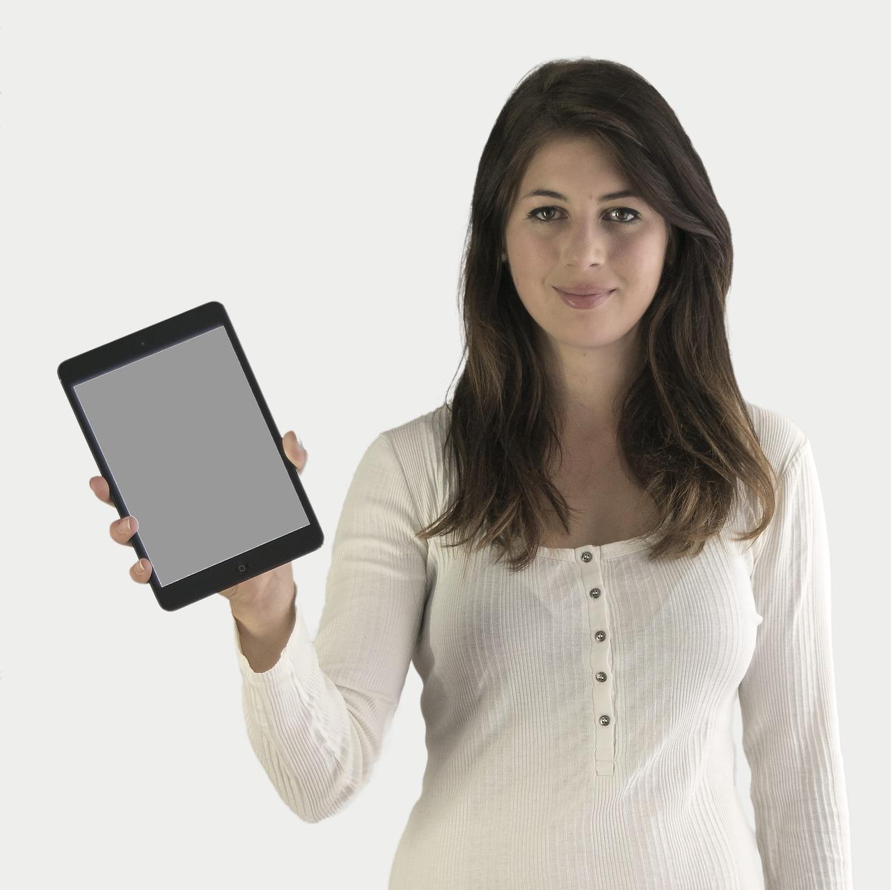 2. 使用专用清洁布