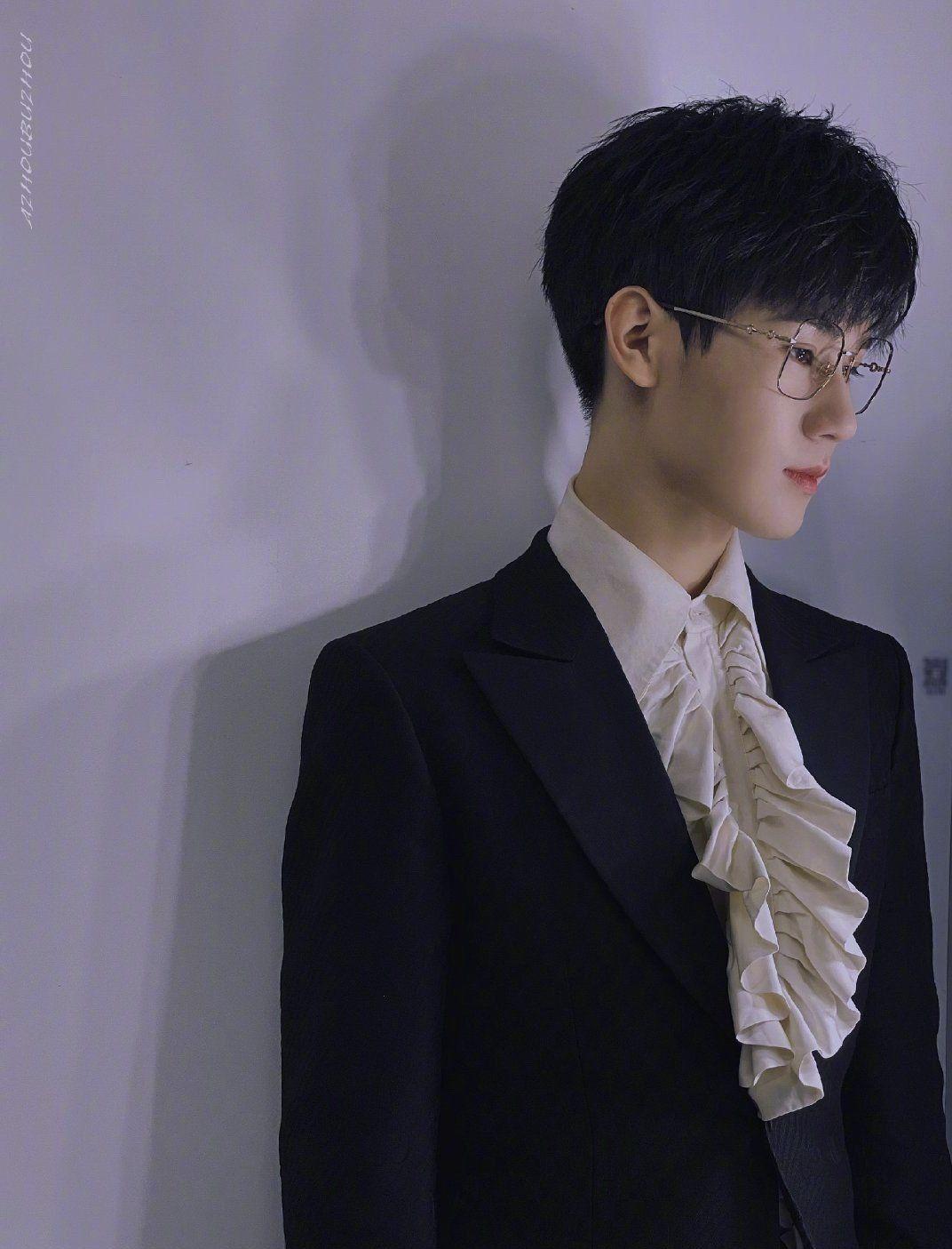 张真源好看还是李天泽好看? - 知乎