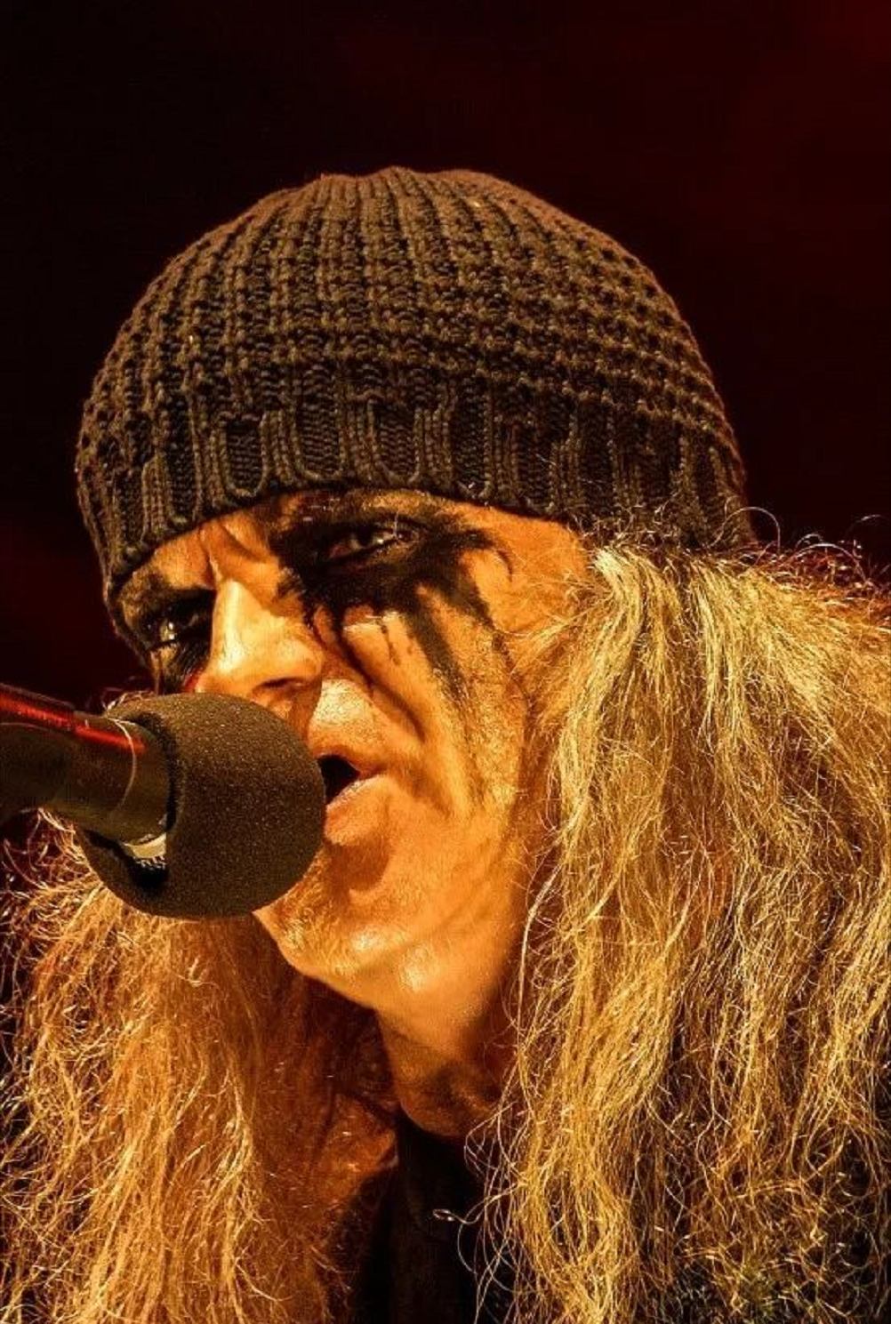 死嗓黑嗓水吼等重金属乐的唱法有什么联系和区别